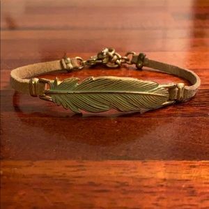 Lucky Brand 🍀 Leather Feather bracelet